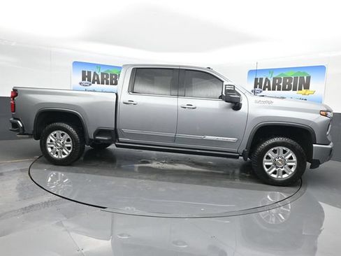 Used 2024 Chevrolet Silverado 2500 High Country w/ High Country Premium Package AWD/4WD image 7