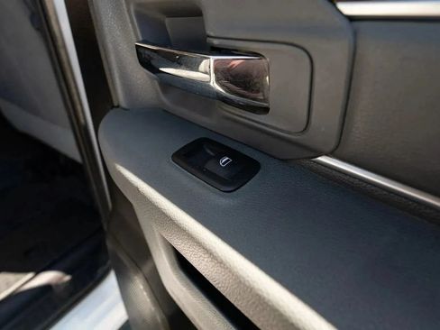 Used 2019 RAM 1500 Classic SLT w/ Protection Group AWD/4WD image 22