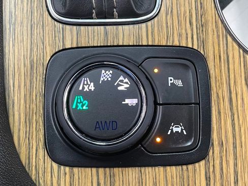 Used 2017 GMC Acadia Denali w/ Technology Package AWD/4WD image 39