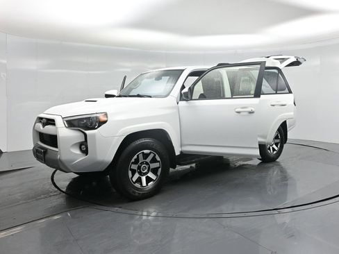 Used 2024 Toyota 4Runner TRD Off-Road image 29
