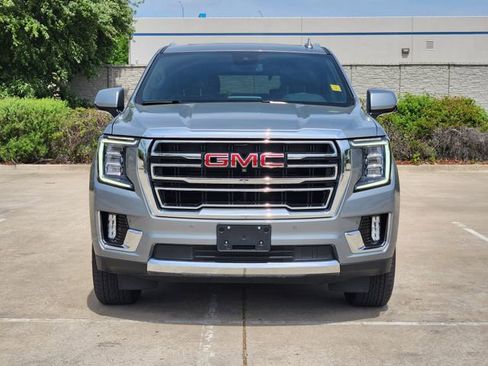 Used 2024 GMC Yukon SLT w/ SLT Luxury Package image 2