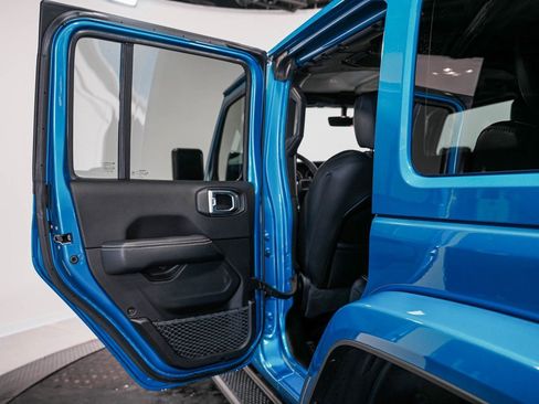 Used 2022 Jeep Wrangler Unlimited Sahara w/ Cold Weather Group image 13