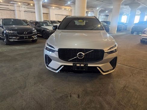 Certified 2023 Volvo XC60 B5 Plus w/ Climate Package AWD/4WD image 6