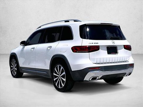 Used 2022 Mercedes-Benz GLB 250 image 13