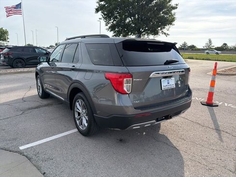 Used 2022 Ford Explorer XLT w/ Equipment Group 202A AWD/4WD image 5