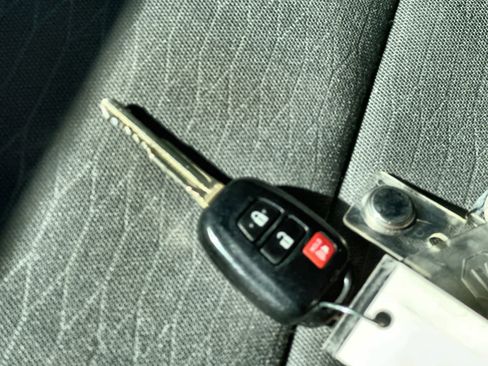 Used 2018 Toyota Tacoma SR5 image 20