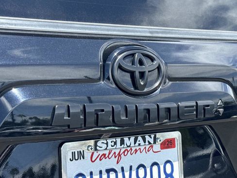 Used 2022 Toyota 4Runner SR5 Premium w/ Moonroof Package RWD image 29