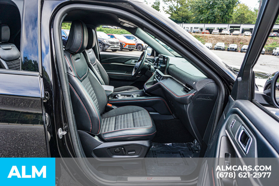 Used 2025 Ford Explorer ST-Line AWD/4WD image 24