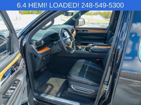 Used 2022 Jeep Grand Wagoneer Series III w/ Rear Seat Video Group 1 AWD/4WD image 13