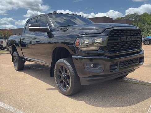 Used 2022 RAM 2500 Big Horn w/ Night Edition AWD/4WD image 1