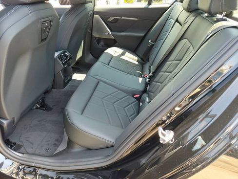 New 2027 BMW i5 eDrive40 w/ Premium Package RWD image 33