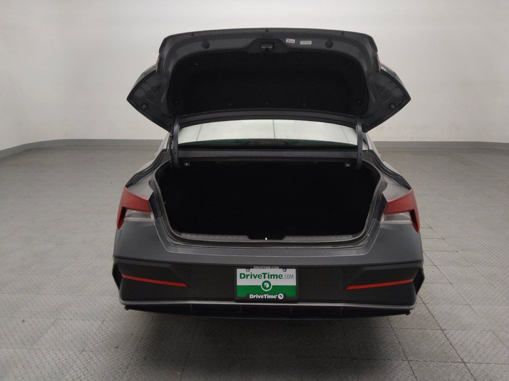 Used 2025 Hyundai Elantra Sport FWD image 29