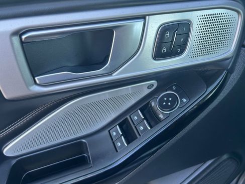 Used 2021 Ford Explorer Platinum w/ Equipment Group 601A image 19