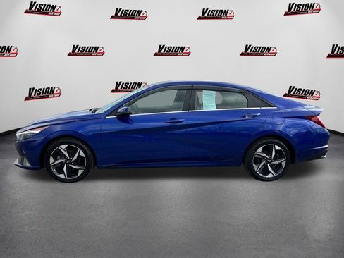 Certified 2023 Hyundai Elantra Limited w/ Preferred Accessory Package image 8
