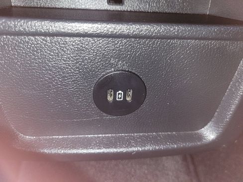 Used 2024 Ford Edge SEL AWD/4WD image 13