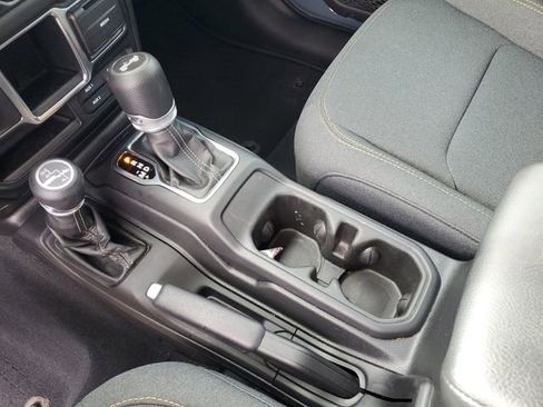 Used 2024 Jeep Wrangler Unlimited Sport AWD/4WD image 25