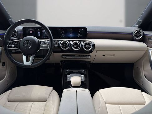 Used 2022 Mercedes-Benz CLA 250 4MATIC image 17
