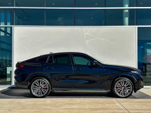 New 2026 BMW X6 xDrive40i w/ Climate Comfort Package image 3