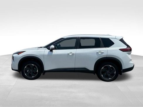 Used 2025 Nissan Rogue SV w/ SV Premium Package AWD/4WD image 2