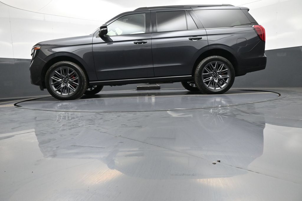 Used 2025 Ford Expedition Platinum w/ Stealth Performance Package AWD/4WD image 42