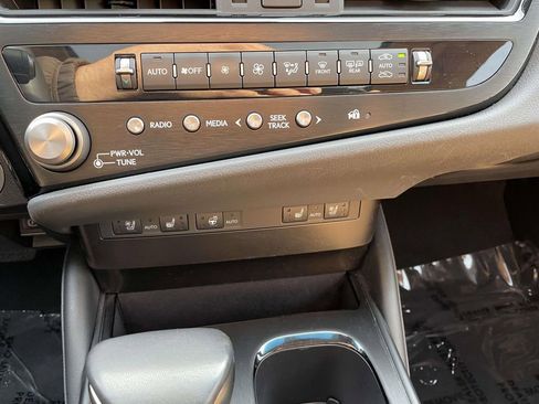 Used 2024 Lexus ES 350 w/ Premium Package image 41