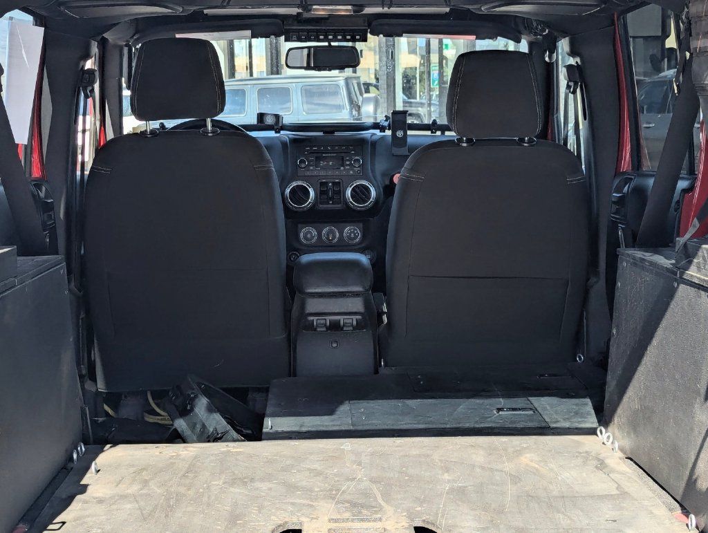 Used 2017 Jeep Wrangler Unlimited Sahara w/ Max Tow Package AWD/4WD image 30