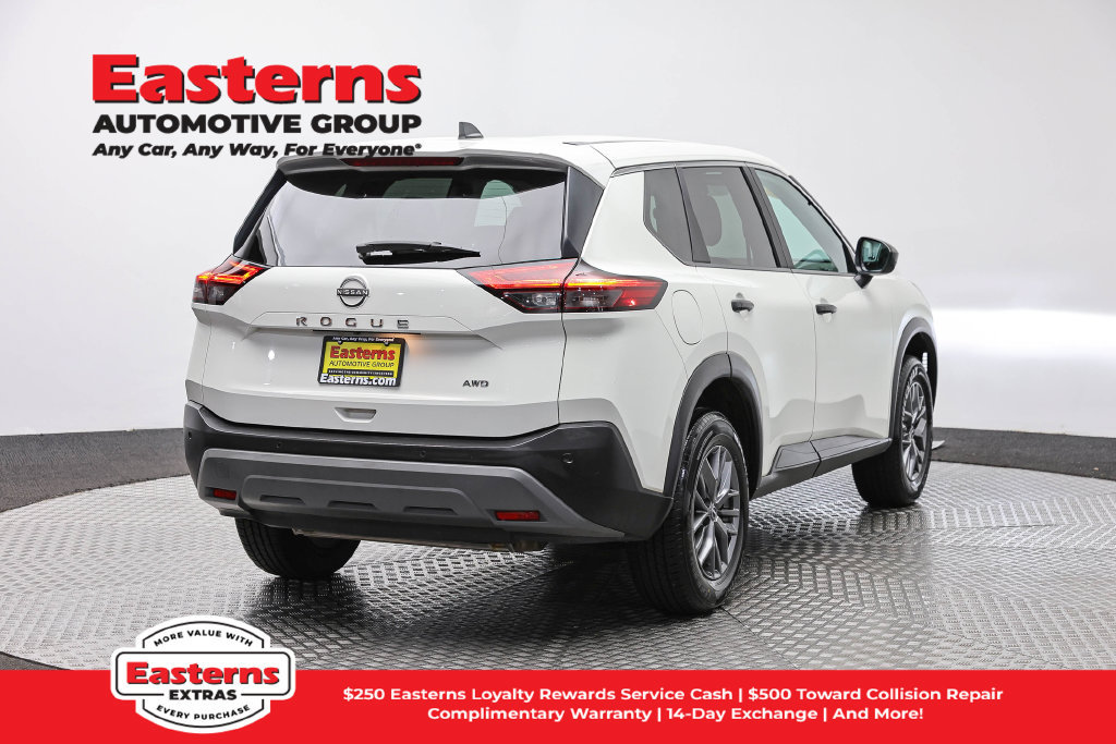 Used 2023 Nissan Rogue S AWD/4WD image 6