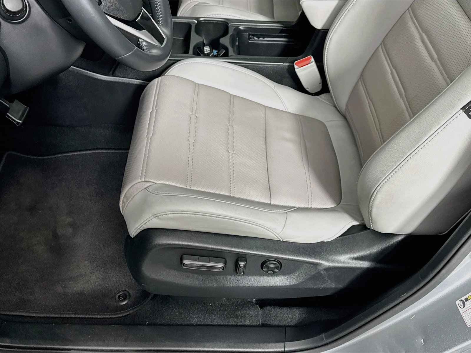 Used 2018 Honda CR-V Touring image 19