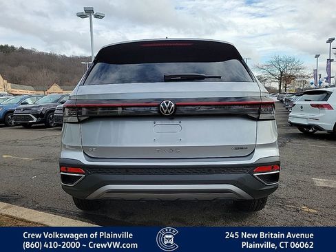 New 2026 Volkswagen Taos SE image 28