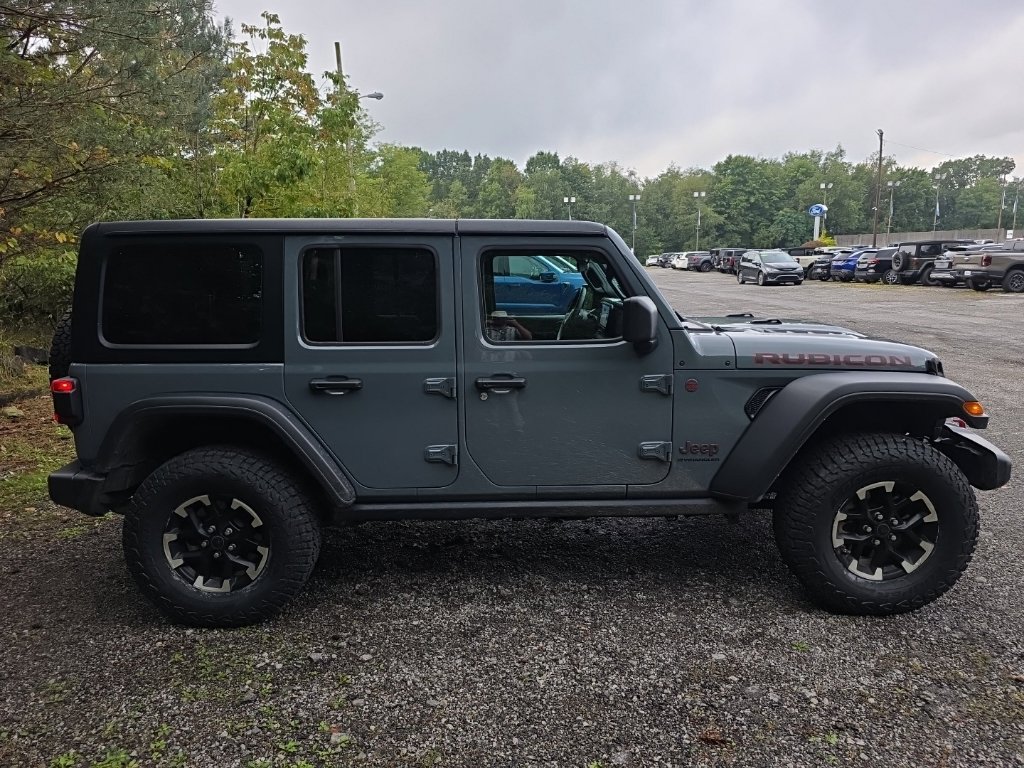 Used 2025 Jeep Wrangler Unlimited Rubicon AWD/4WD image 9