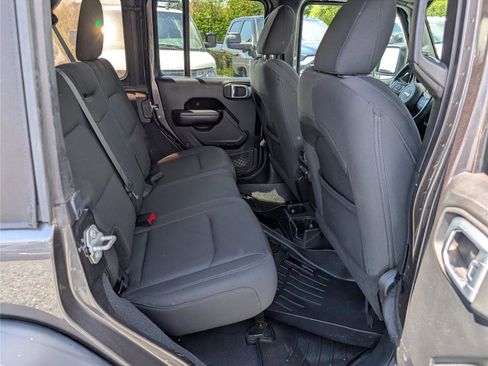 Used 2019 Jeep Wrangler Unlimited Sport S AWD/4WD image 11
