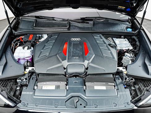 New 2026 Audi SQ8 Prestige AWD/4WD image 4