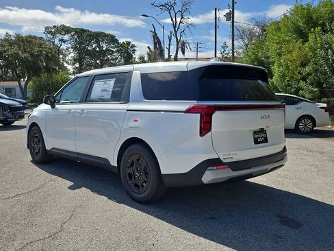 New 2026 Kia Carnival FWD image 6