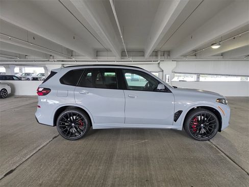 New 2026 BMW X5 sDrive40i image 3
