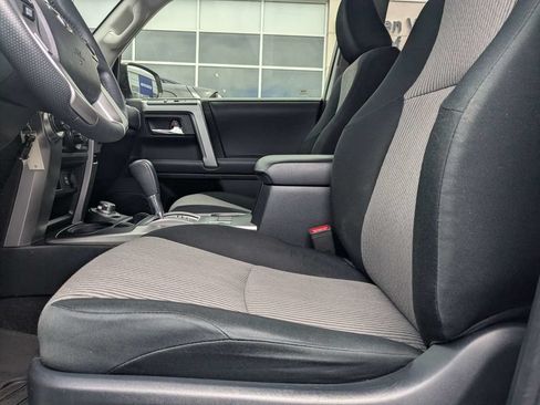 Used 2019 Toyota 4Runner SR5 AWD/4WD image 2