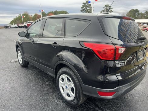Used 2019 Ford Escape S image 22