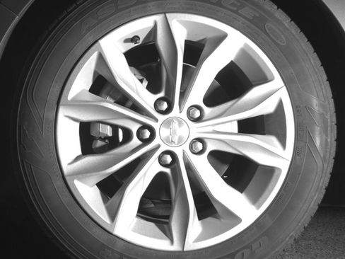 Used 2025 Chevrolet Malibu LT FWD image 23