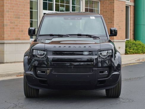 Used 2025 Land Rover Defender 110 X-Dynamic SE AWD/4WD image 4