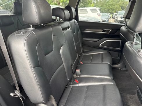 Used 2022 Kia Telluride LX AWD/4WD image 15