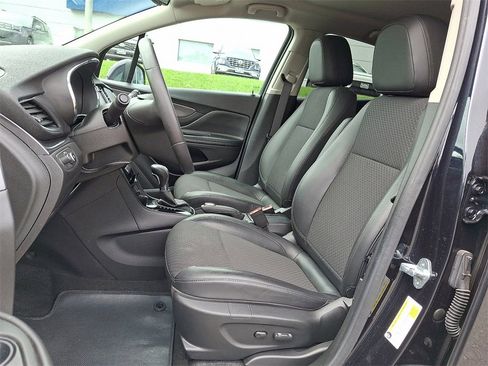 Used 2022 Buick Encore Preferred w/ Safety Package image 14