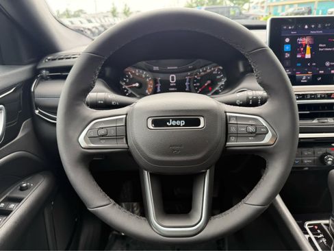 Used 2026 Jeep Compass Limited AWD/4WD image 15