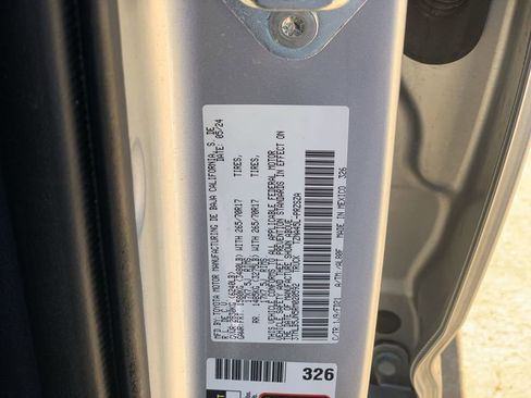 Used 2024 Toyota Tacoma TRD Off-Road image 33