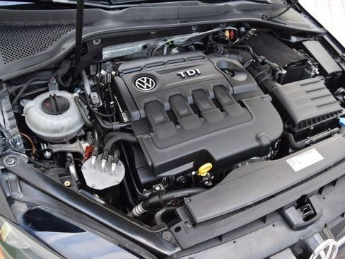 Used 2015 Volkswagen Golf TDI S FWD image 90