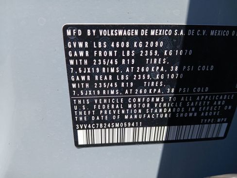 New 2025 Volkswagen Taos SEL image 30