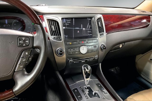 Used 2012 Hyundai Equus Signature RWD image 11