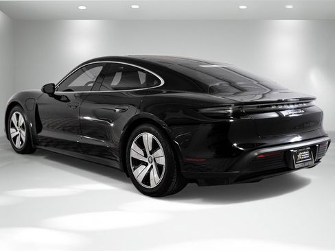 Used 2020 Porsche Taycan 4S image 9