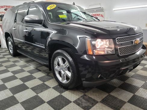 Used 2014 Chevrolet Suburban LTZ image 6