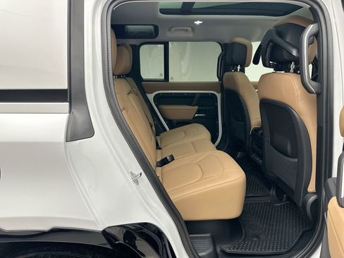 New 2026 Land Rover Defender 110 X-Dynamic SE image 7