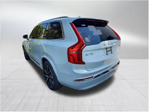 Certified 2024 Volvo XC90 B5 Plus image 3