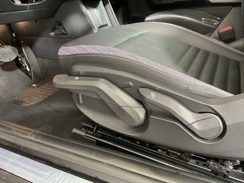 Certified 2025 MINI Cooper S image 18